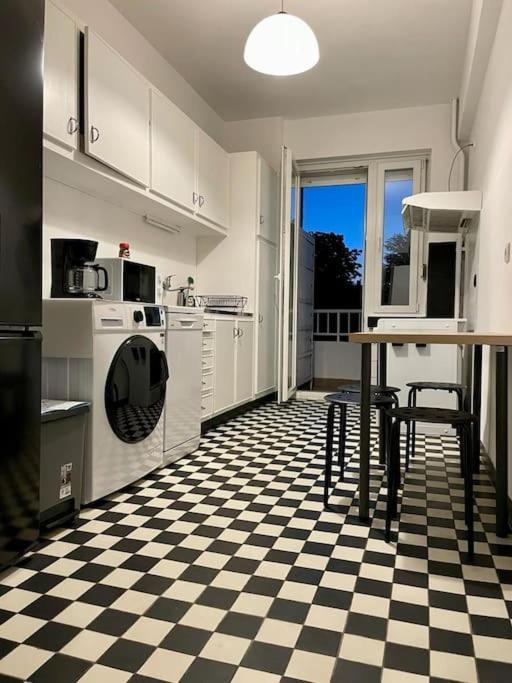 Spacious Apartment Next To Parc Du Cinquantenaire Bruksela Zewnętrze zdjęcie